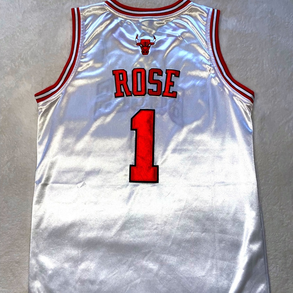 Chicago Bulls Derrick Rose - size 52/Extra Large (XL)